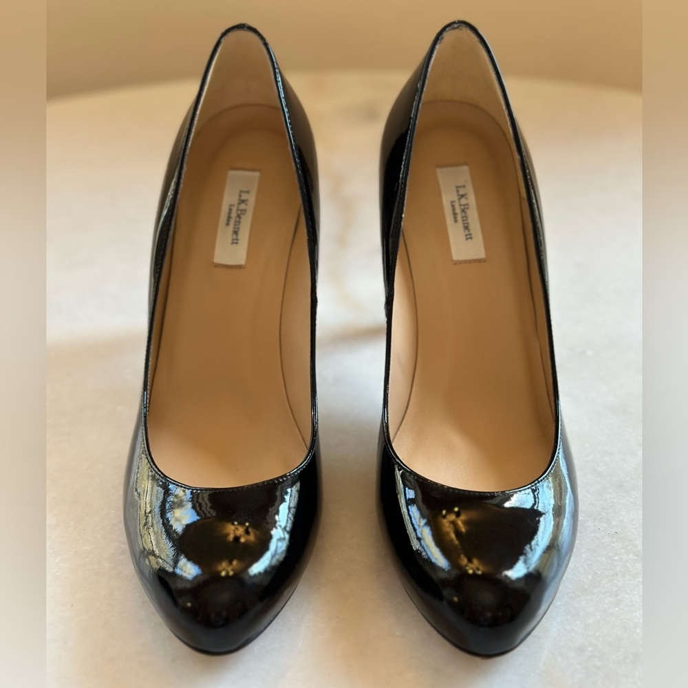 LK Bennet Stila black patent leather round toe courts size 38 (U.S. 7.5)
